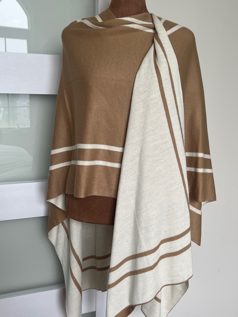 Ralph Lauren Camel & Ivory Signature Stripe Poncho - Picture 2 of 6